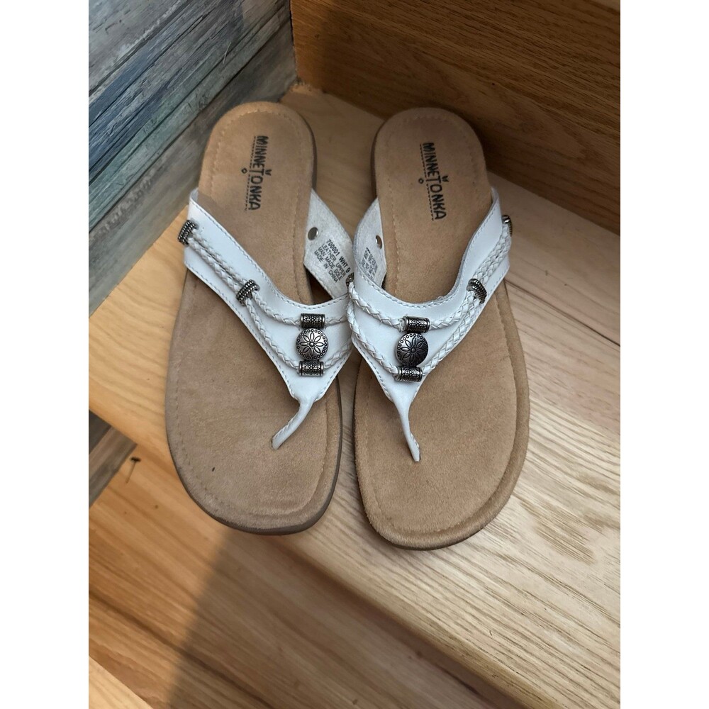 Minnetonka sandles white size 9